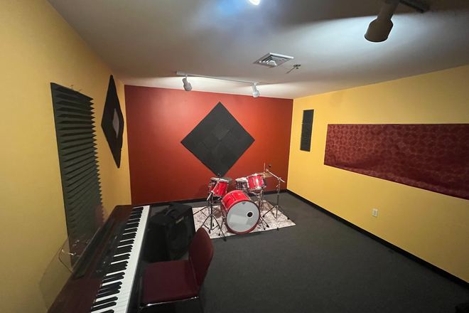 HomeFront 2.0 actual studio photograph 9